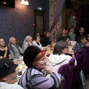 Obejrzeliśmy 380 fotografii z historii naszej parafii.